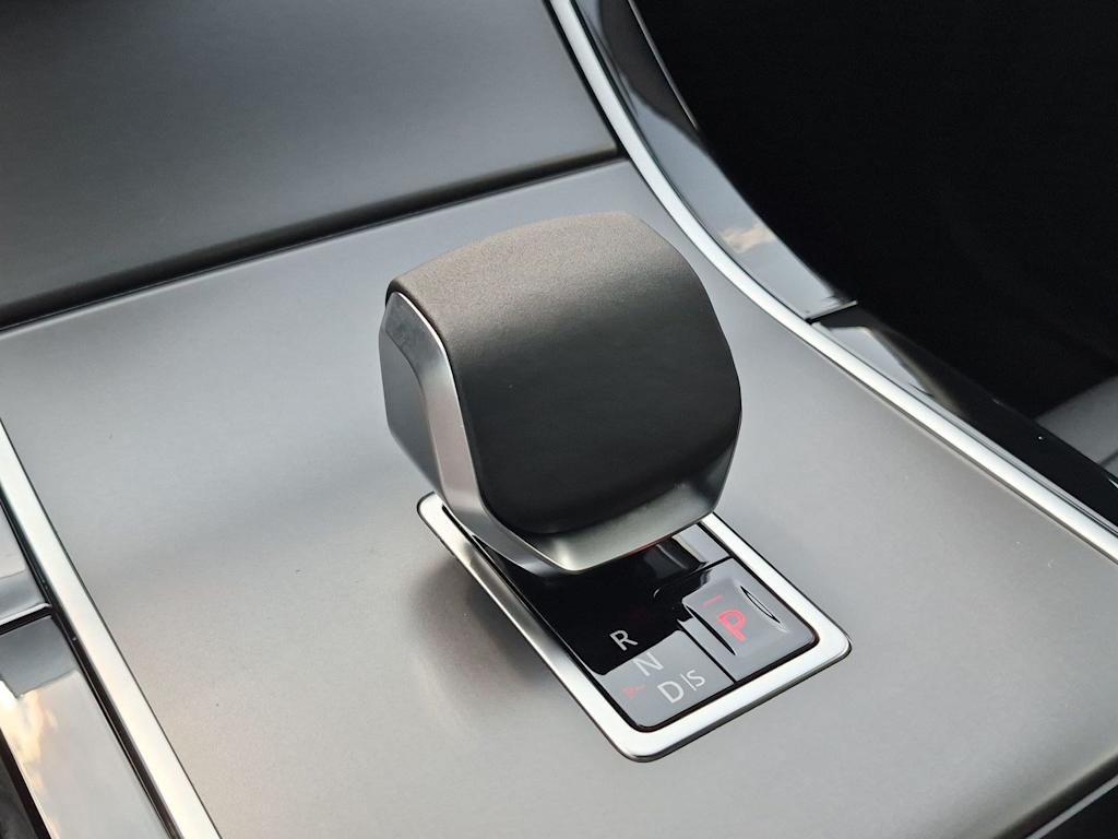 Thumbnail: 2026 Land Rover Range Rover Evoque - 32