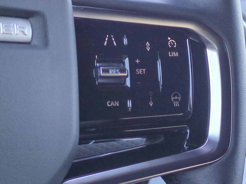 Thumbnail: 2023 Land Rover Range Rover Evoque - 13