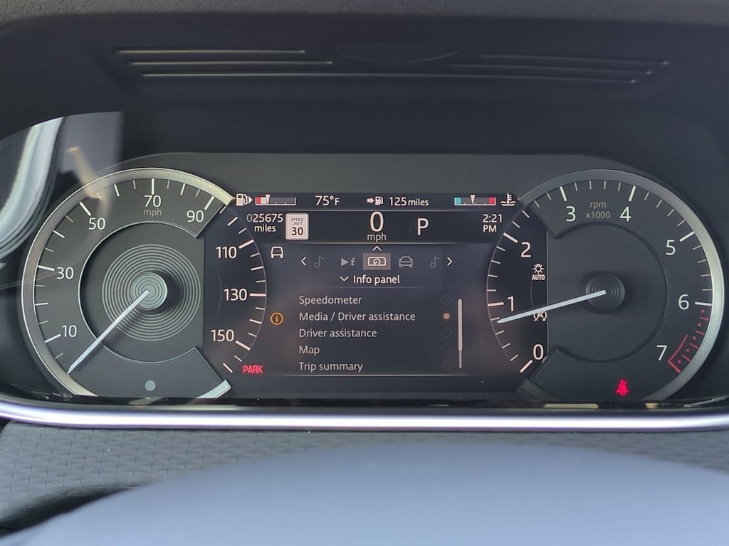 Thumbnail: 2023 Land Rover Range Rover Evoque - 15