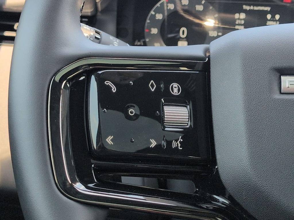 Thumbnail: 2026 Land Rover Range Rover Evoque - 30