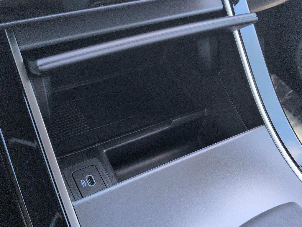 Thumbnail: 2026 Land Rover Range Rover Evoque - 37
