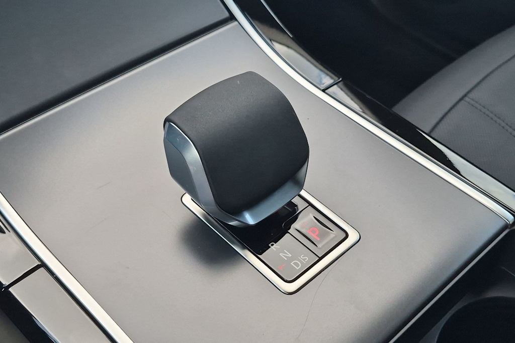 Thumbnail: 2026 Land Rover Range Rover Evoque - 15