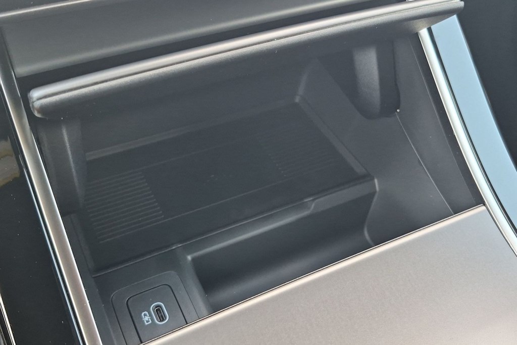 Thumbnail: 2026 Land Rover Range Rover Evoque - 36