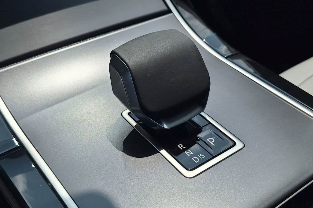 Thumbnail: 2026 Land Rover Range Rover Evoque - 18
