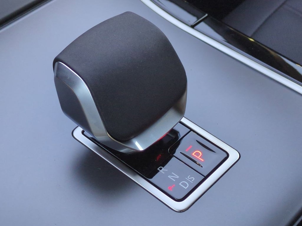 Thumbnail: 2026 Land Rover Range Rover Evoque - 16