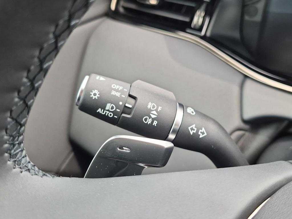Thumbnail: 2026 Land Rover Range Rover Evoque - 32