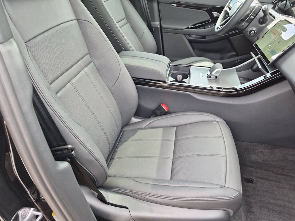 Thumbnail: 2026 Land Rover Range Rover Evoque - 11