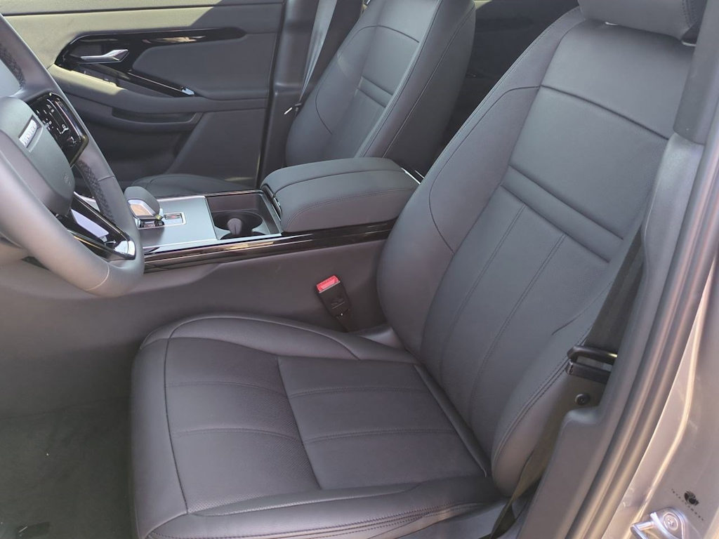 Thumbnail: 2026 Land Rover Range Rover Evoque - 9