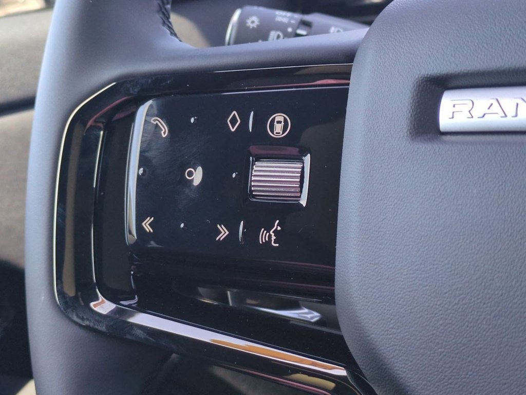 Thumbnail: 2026 Land Rover Range Rover Evoque - 27