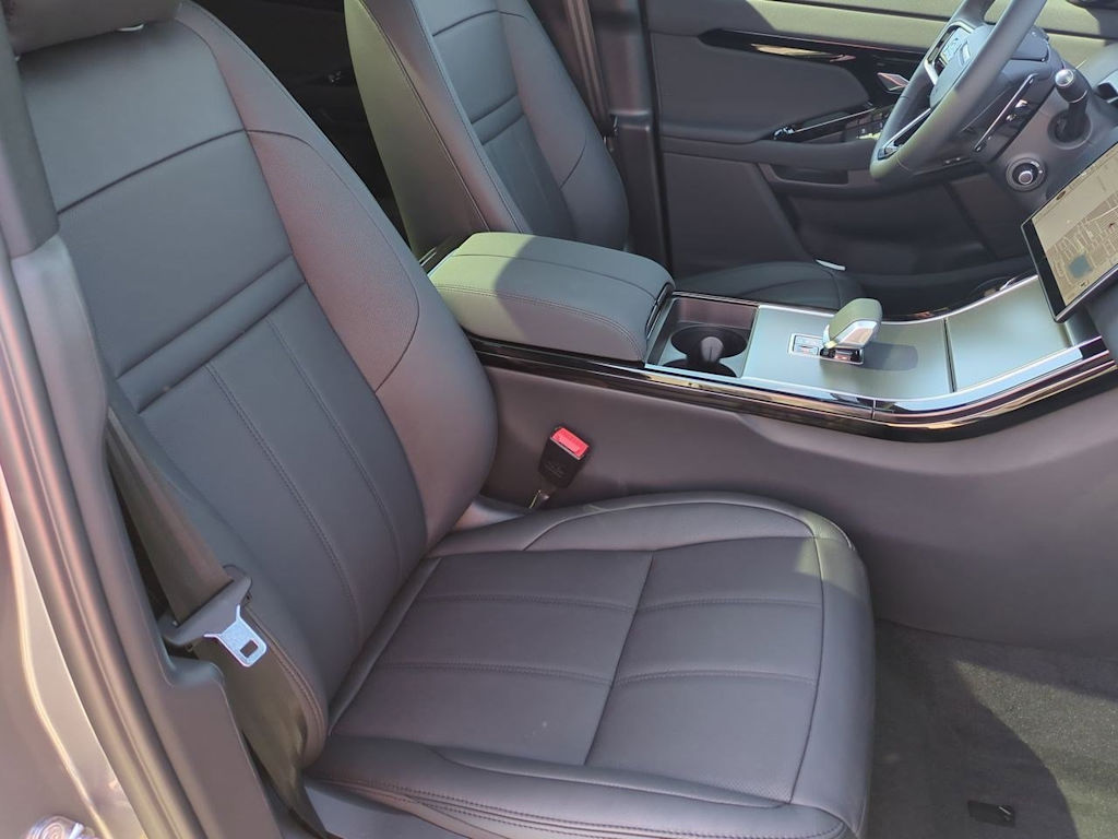 Thumbnail: 2026 Land Rover Range Rover Evoque - 26