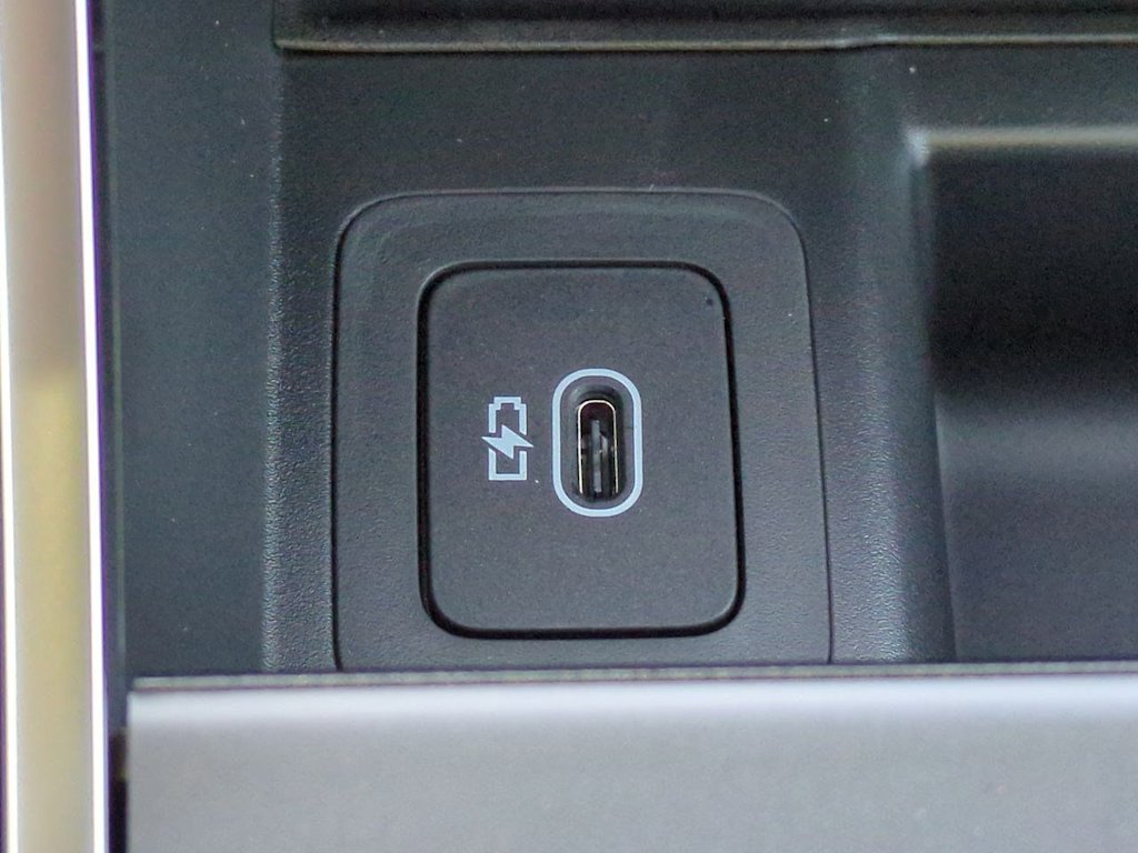 Thumbnail: 2026 Land Rover Range Rover Evoque - 34