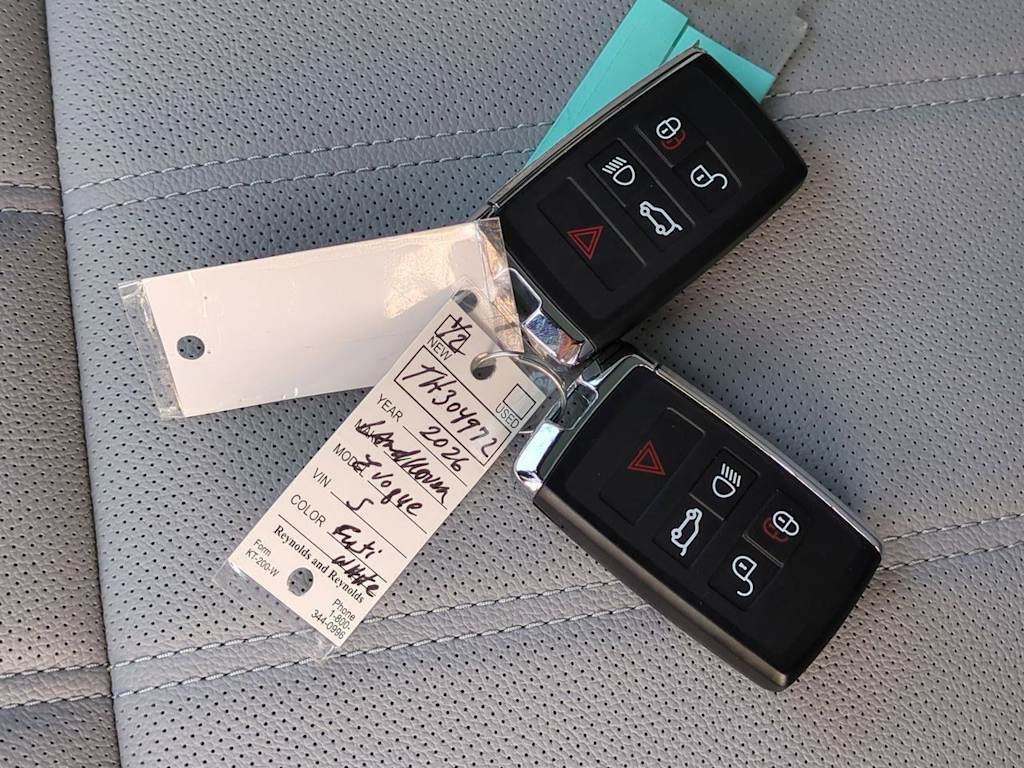 Thumbnail: 2026 Land Rover Range Rover Evoque - 36