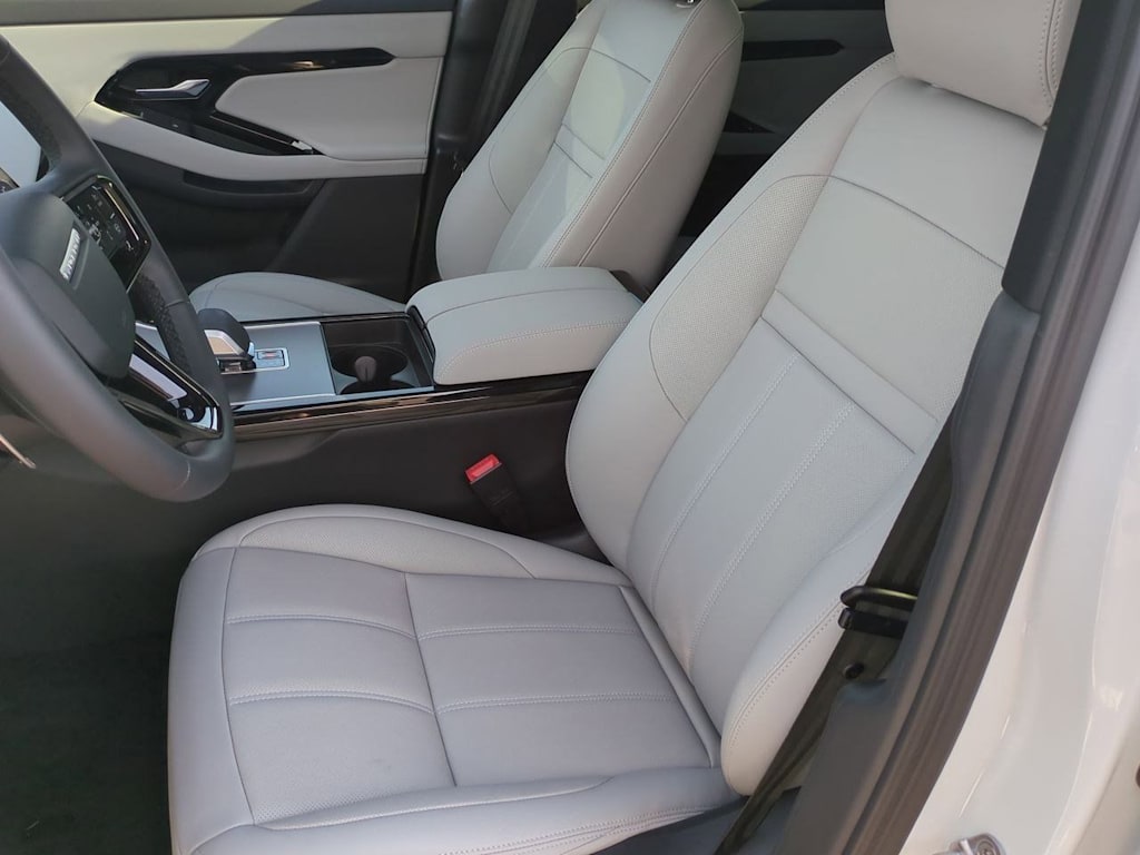 Thumbnail: 2026 Land Rover Range Rover Evoque - 9