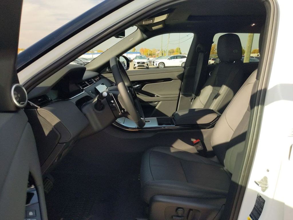 Thumbnail: 2025 Land Rover Range Rover Evoque - 10