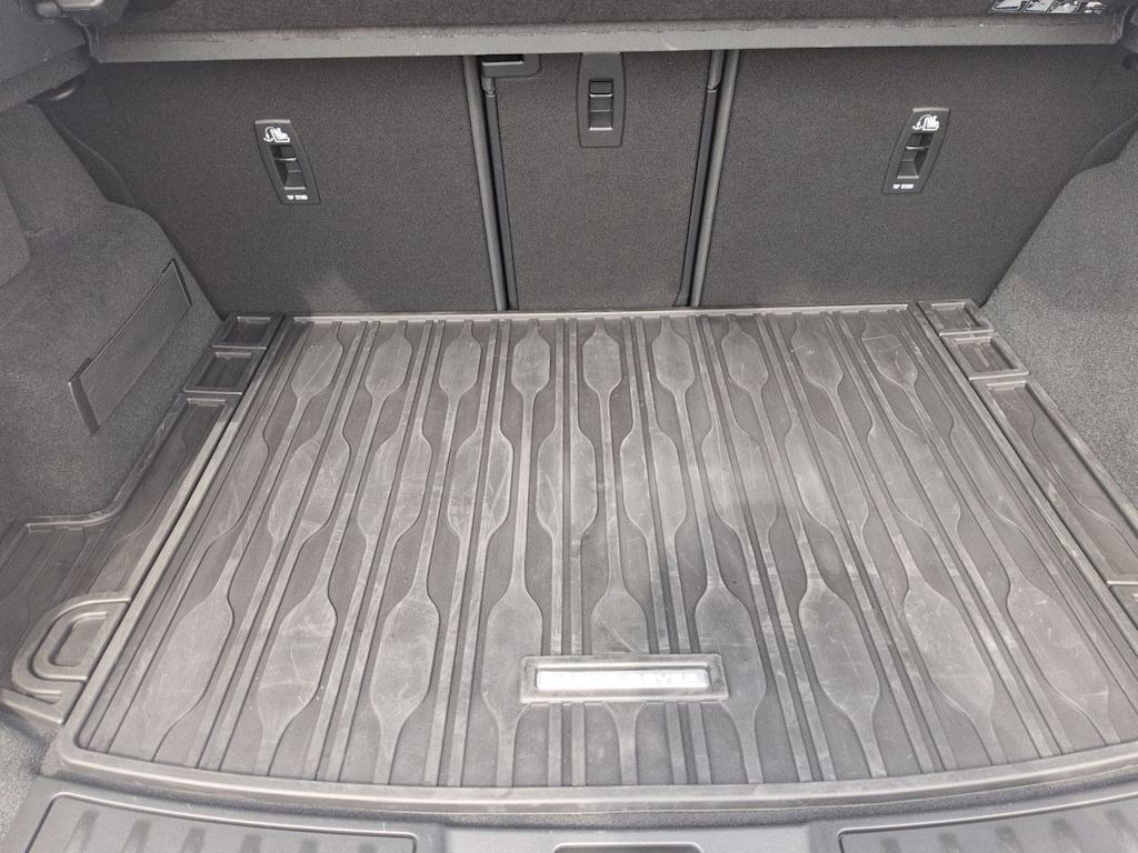 Thumbnail: 2025 Land Rover Range Rover Evoque - 17