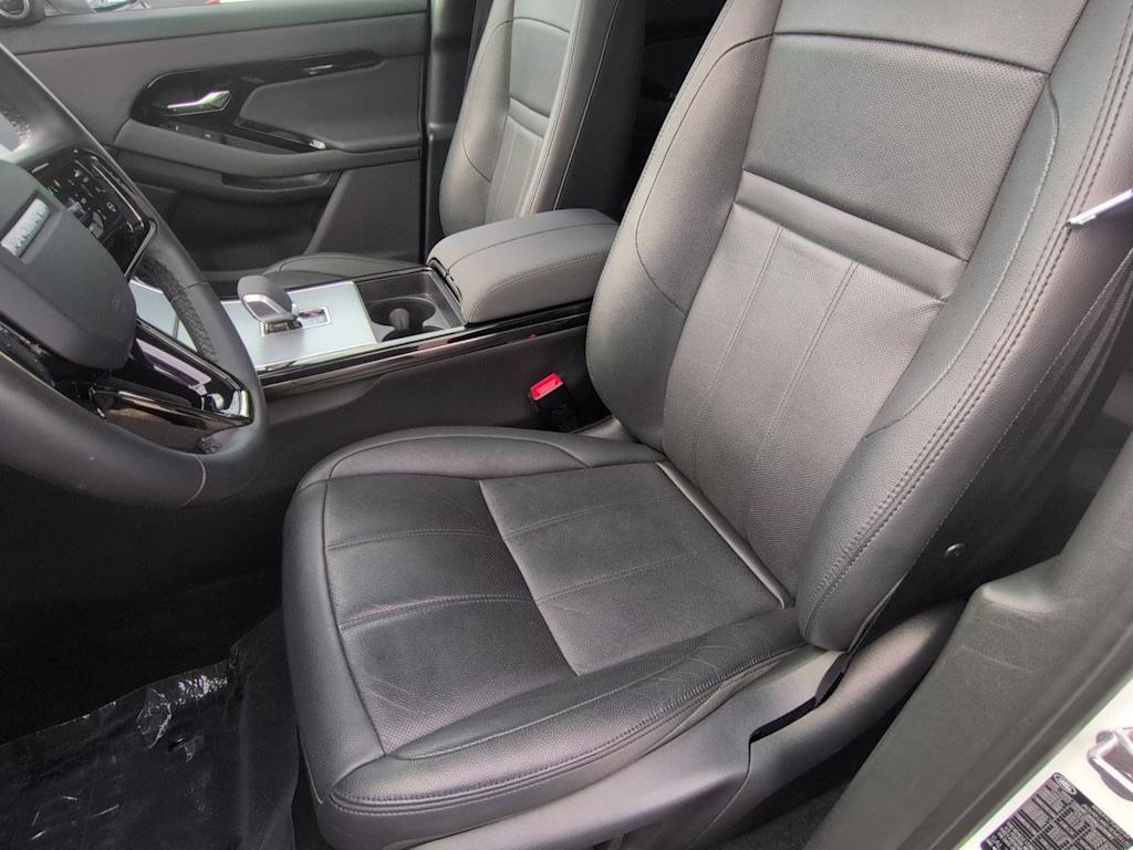 Thumbnail: 2025 Land Rover Range Rover Evoque - 10