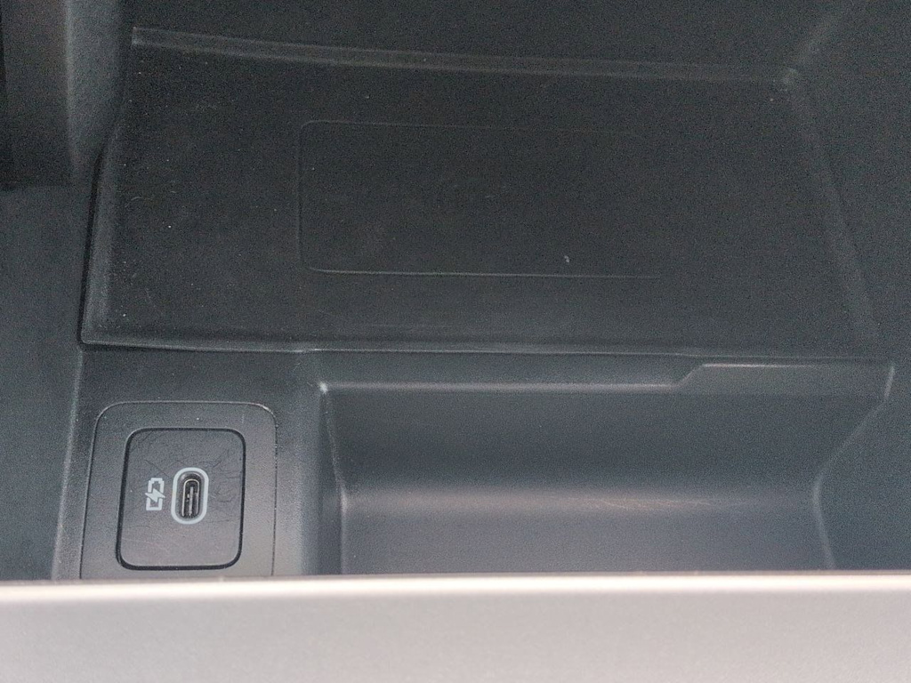 Thumbnail: 2025 Land Rover Range Rover Evoque - 36