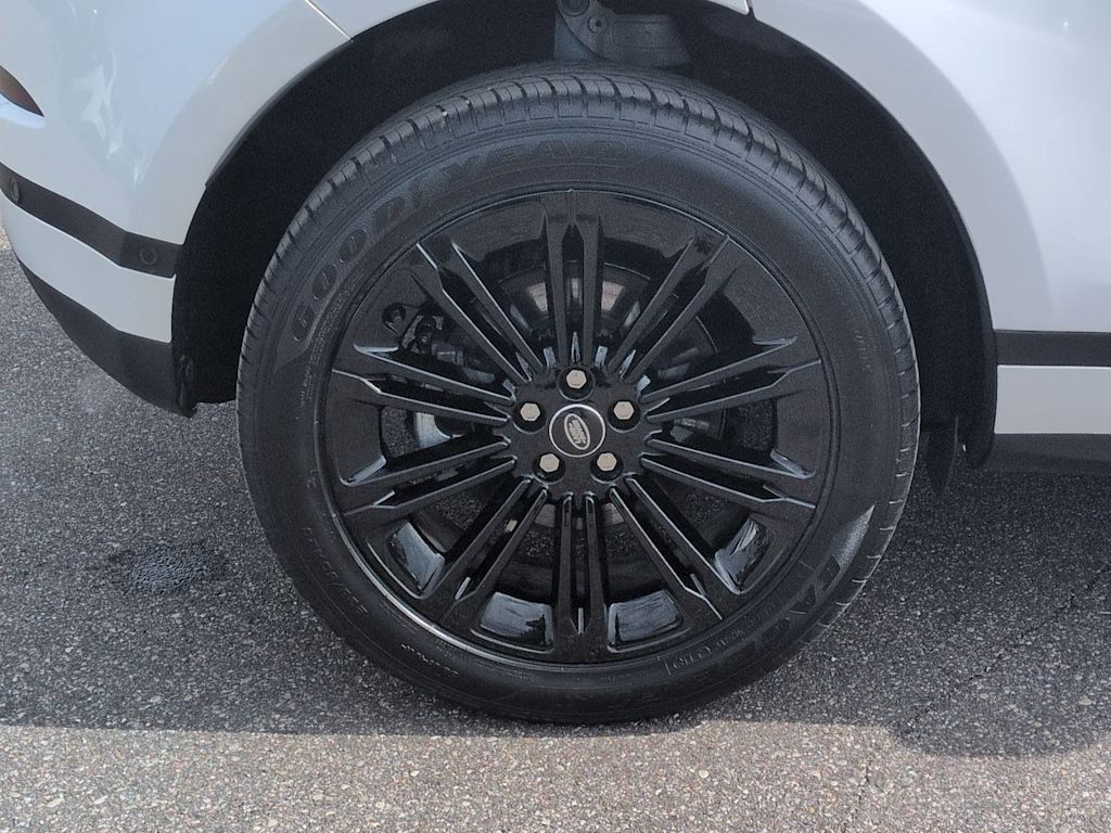 Thumbnail: 2025 Land Rover Range Rover Evoque - 7