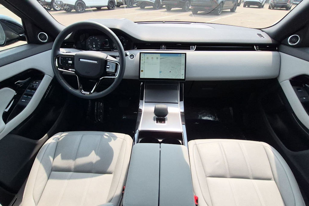 Thumbnail: 2026 Land Rover Range Rover Evoque - 9
