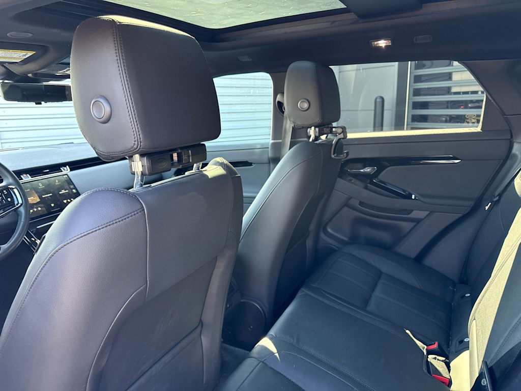 Thumbnail: 2024 Land Rover Range Rover Evoque - 9