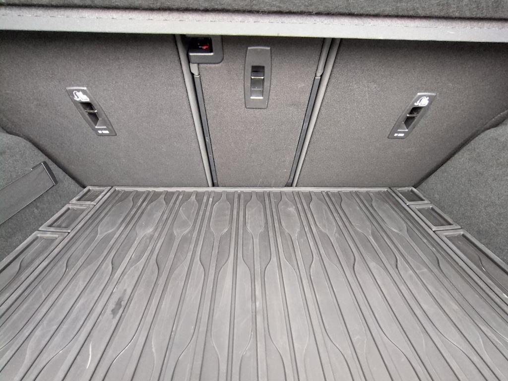 Thumbnail: 2025 Land Rover Range Rover Evoque - 16