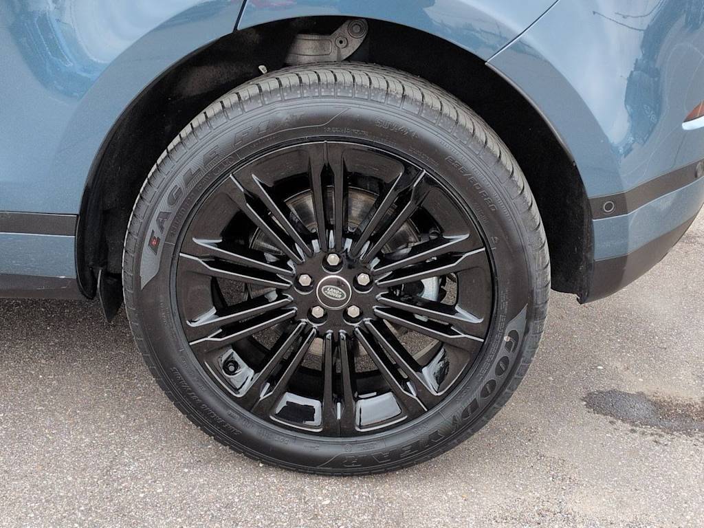 Thumbnail: 2025 Land Rover Range Rover Evoque - 7