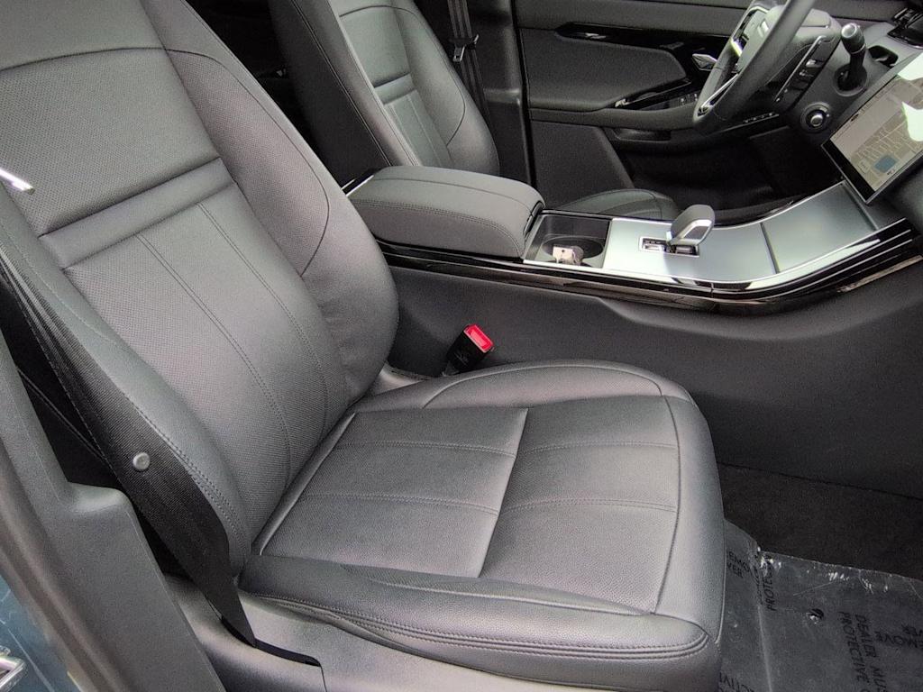 Thumbnail: 2025 Land Rover Range Rover Evoque - 11