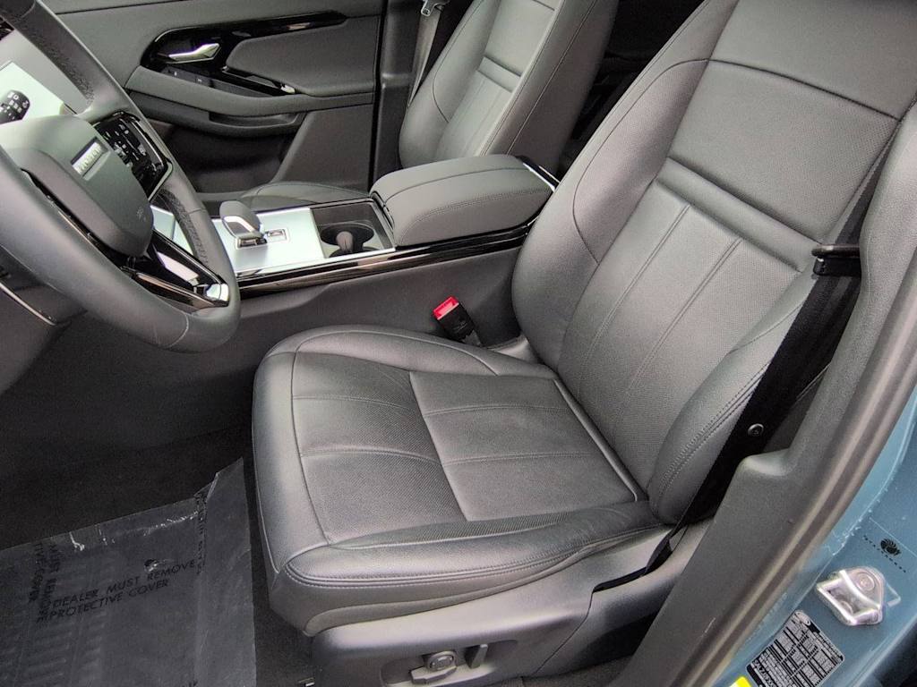 Thumbnail: 2025 Land Rover Range Rover Evoque - 10