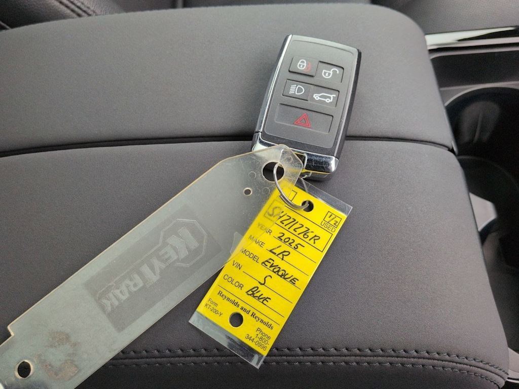 Thumbnail: 2025 Land Rover Range Rover Evoque - 38