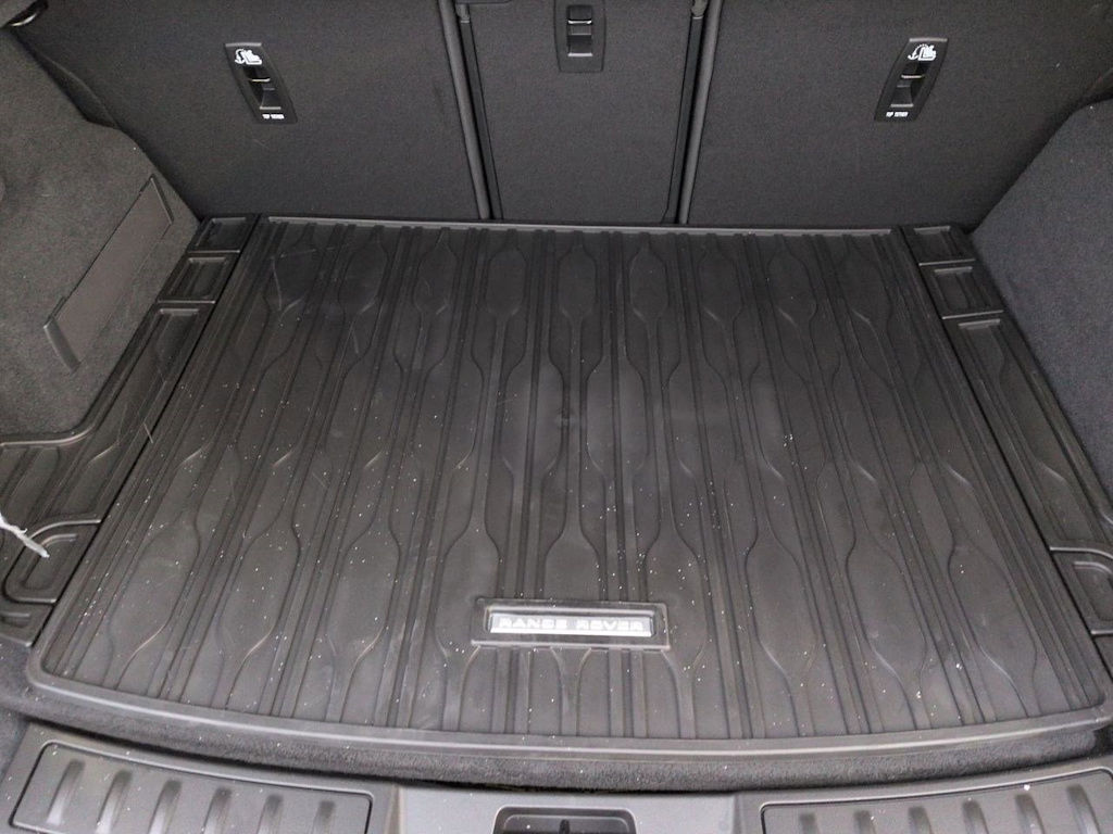 Thumbnail: 2026 Land Rover Range Rover Evoque - 17