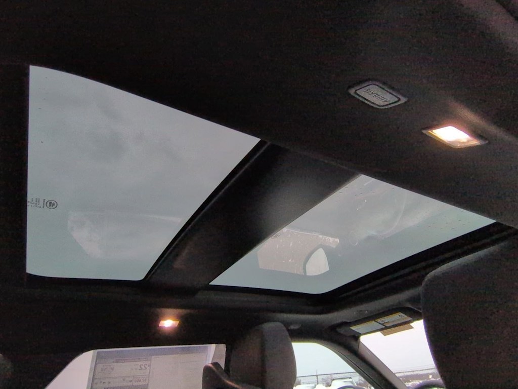 Thumbnail: 2026 Land Rover Range Rover Evoque - 28