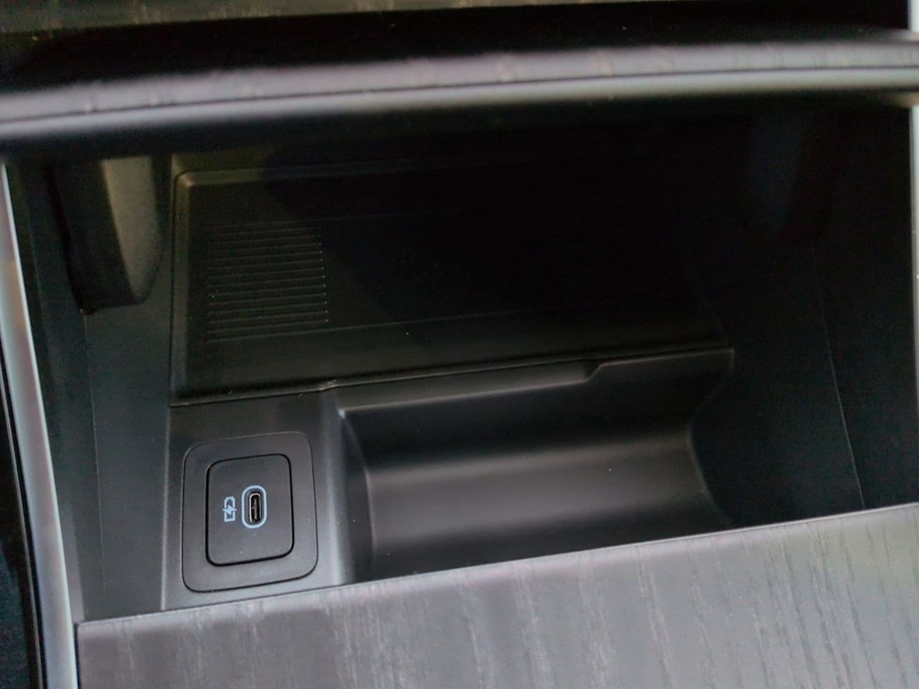 Thumbnail: 2026 Land Rover Range Rover Evoque - 33