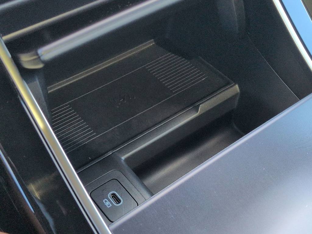 Thumbnail: 2026 Land Rover Range Rover Evoque - 36