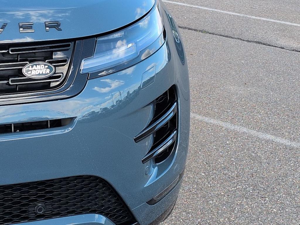 Thumbnail: 2026 Land Rover Range Rover Evoque - 23