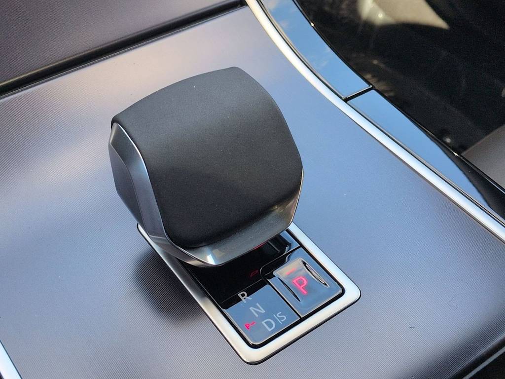Thumbnail: 2026 Land Rover Range Rover Evoque - 17