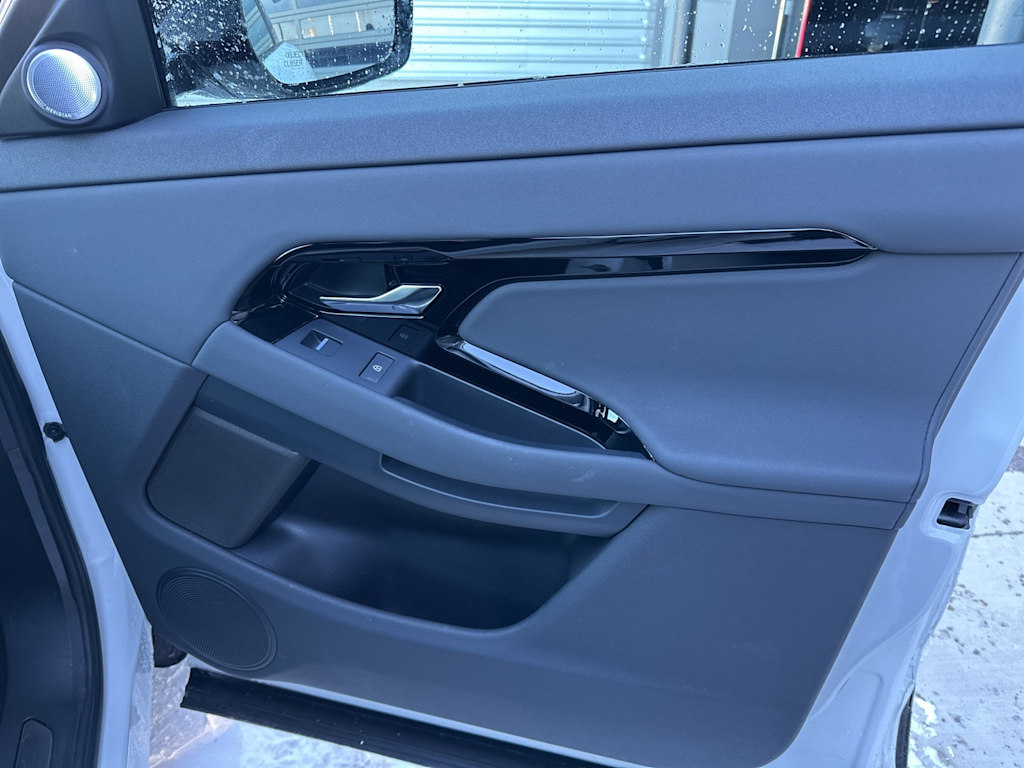 Thumbnail: 2025 Land Rover Range Rover Evoque - 18