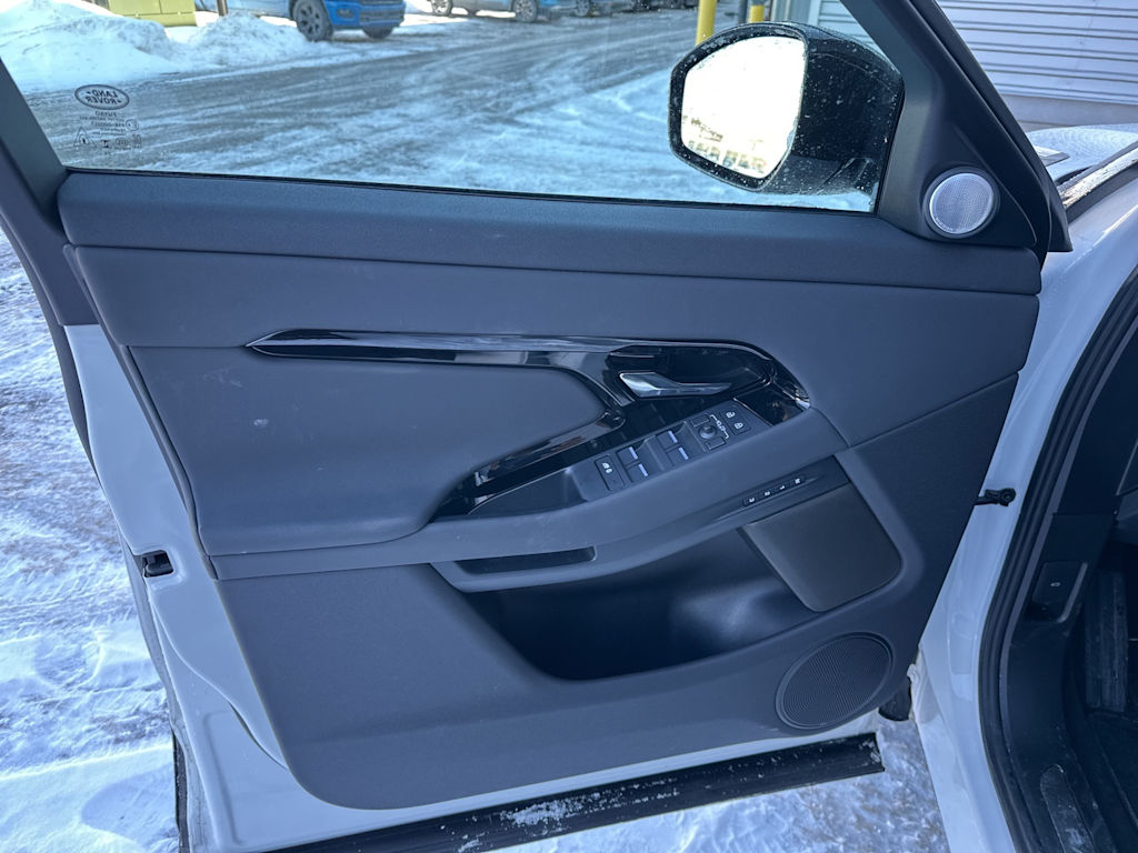 Thumbnail: 2025 Land Rover Range Rover Evoque - 23