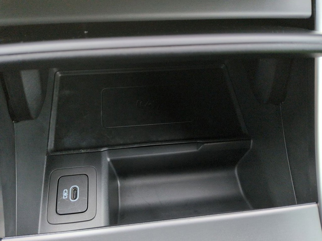 Thumbnail: 2025 Land Rover Range Rover Evoque - 36