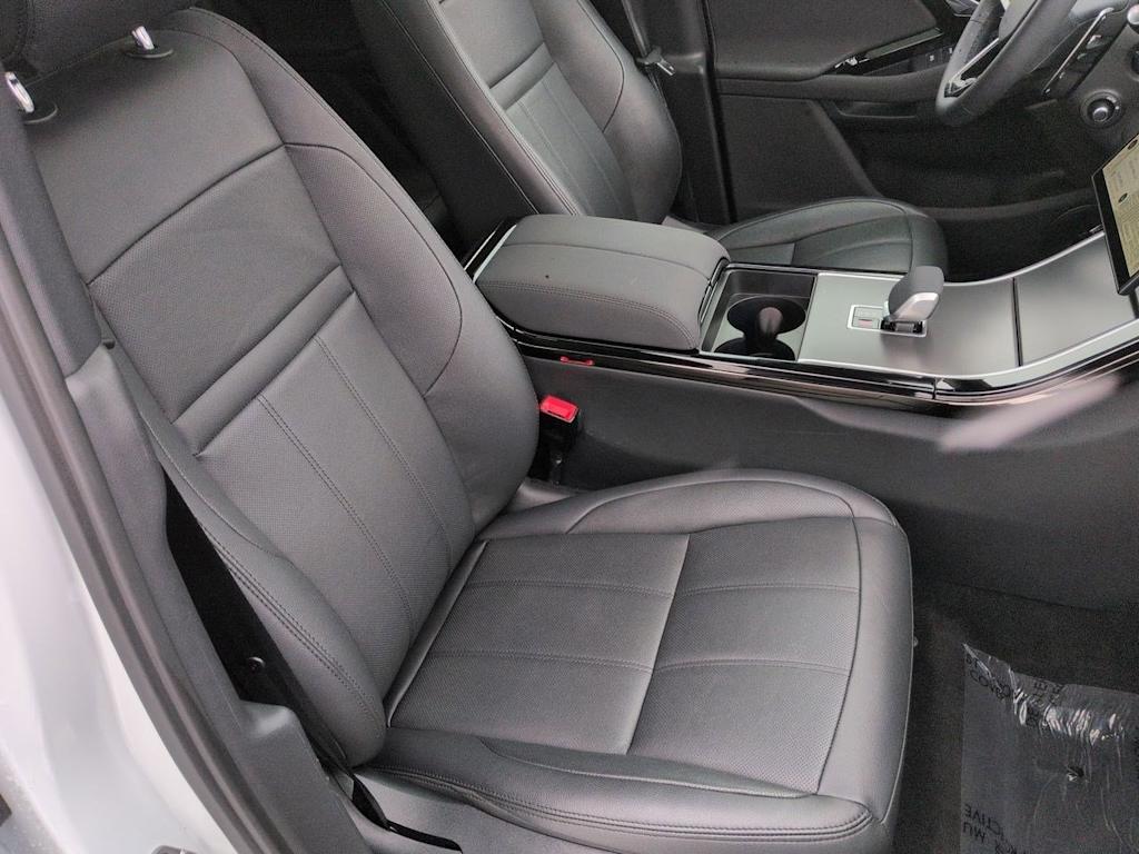 Thumbnail: 2025 Land Rover Range Rover Evoque - 11