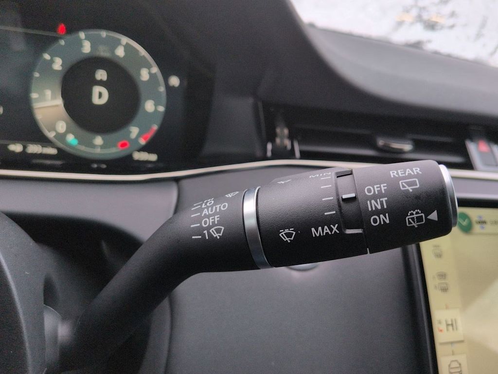 Thumbnail: 2025 Land Rover Range Rover Evoque - 33