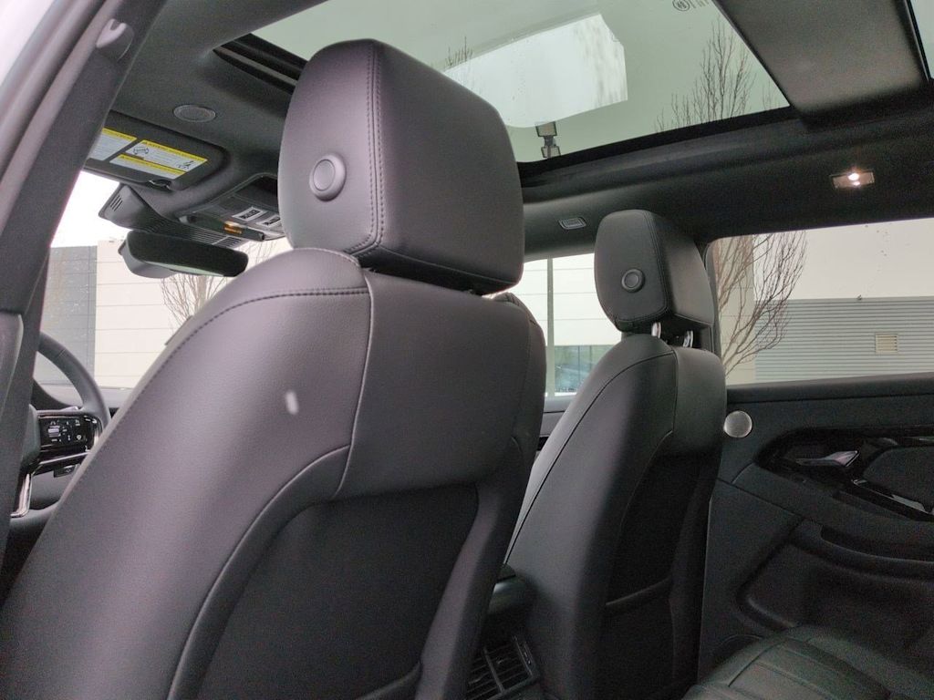 Thumbnail: 2025 Land Rover Range Rover Evoque - 12