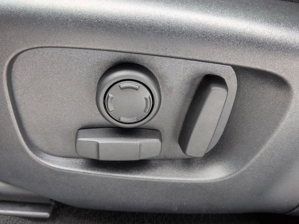 Thumbnail: 2025 Land Rover Range Rover Evoque - 26