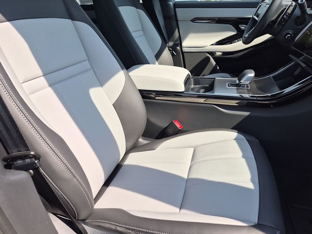 Thumbnail: 2026 Land Rover Range Rover Evoque - 7