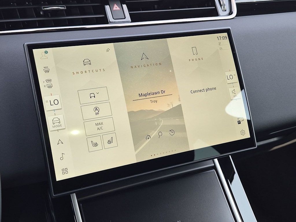 Thumbnail: 2026 Land Rover Range Rover Evoque - 15