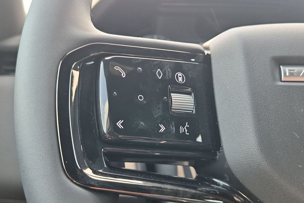 Thumbnail: 2026 Land Rover Range Rover Evoque - 26