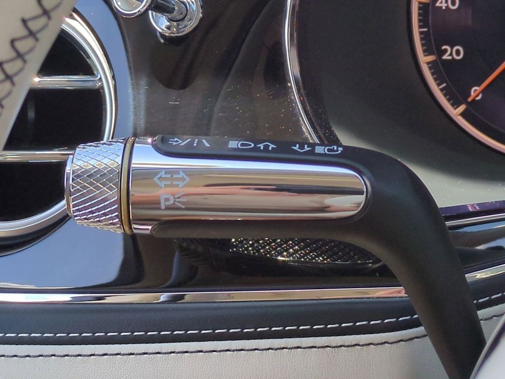 Thumbnail: 2022 Bentley Flying Spur - 15