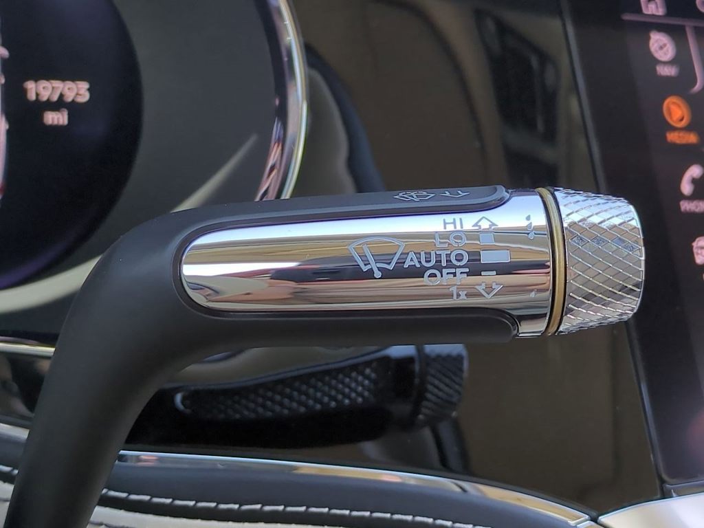 Thumbnail: 2022 Bentley Flying Spur - 32