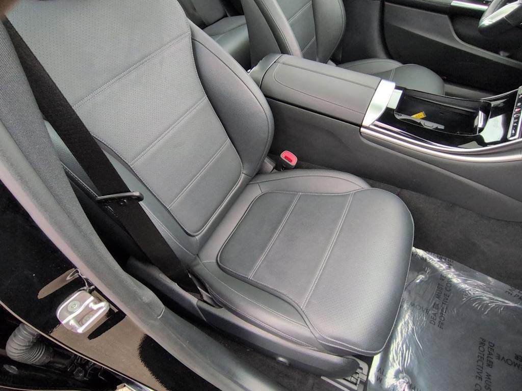 Thumbnail: 2025 Mercedes-Benz C-Class - 29