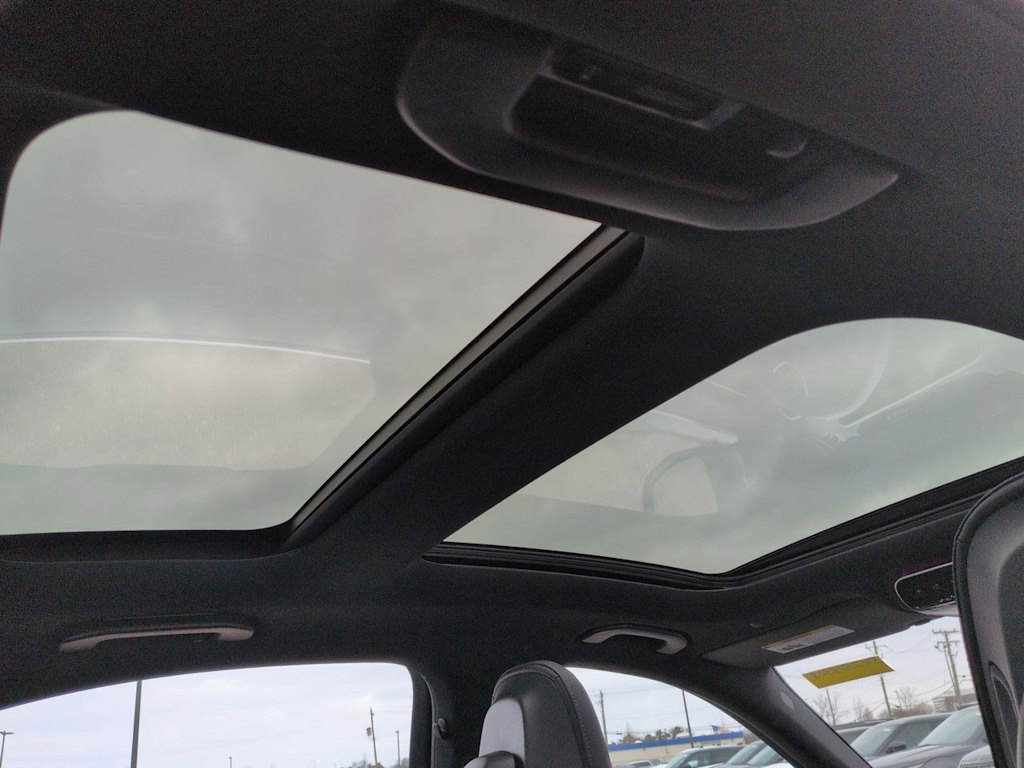 Thumbnail: 2025 Mercedes-Benz C-Class - 28