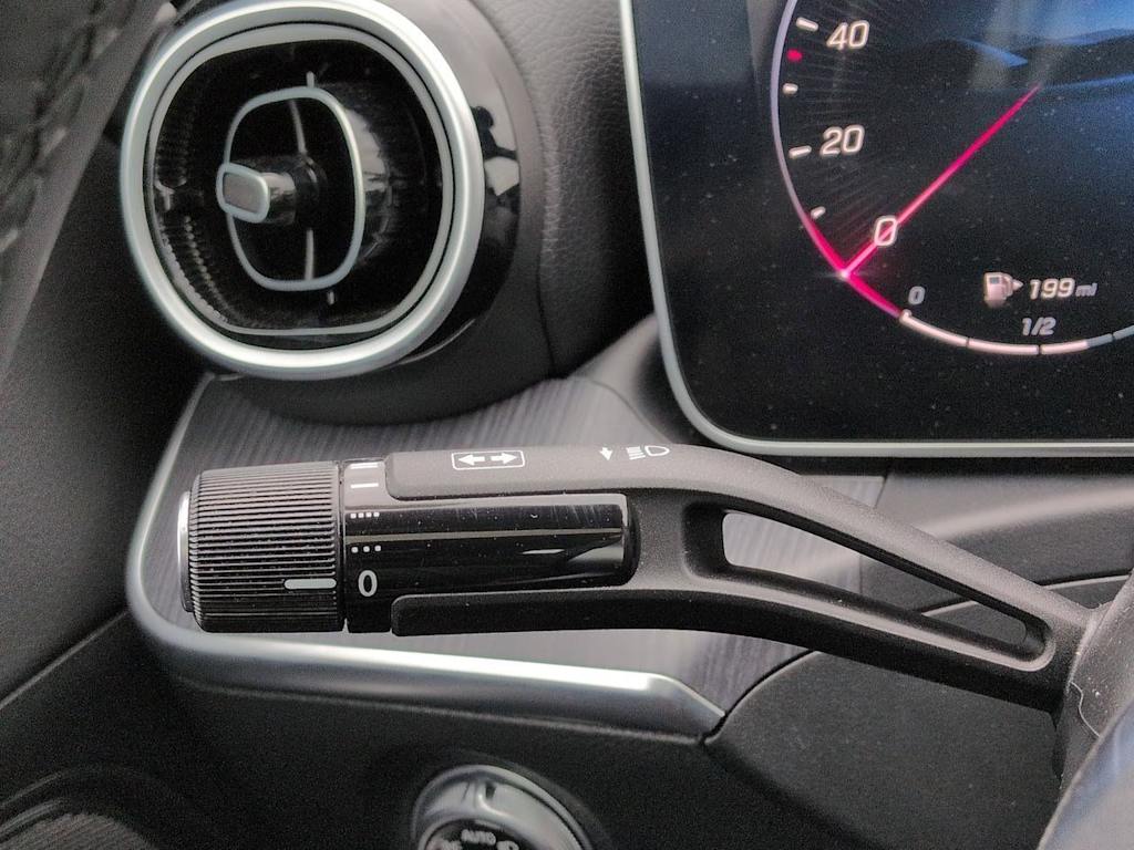 Thumbnail: 2025 Mercedes-Benz C-Class - 32